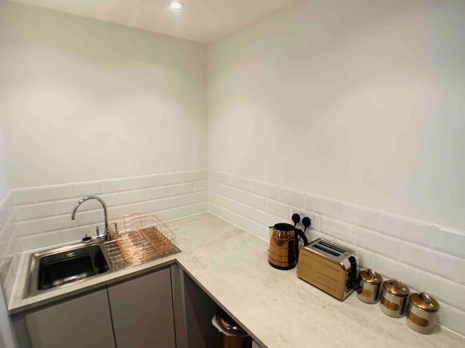 Apartament Lovely Central Bournemouth Flat 10 Minute To Beach Zewnętrze zdjęcie